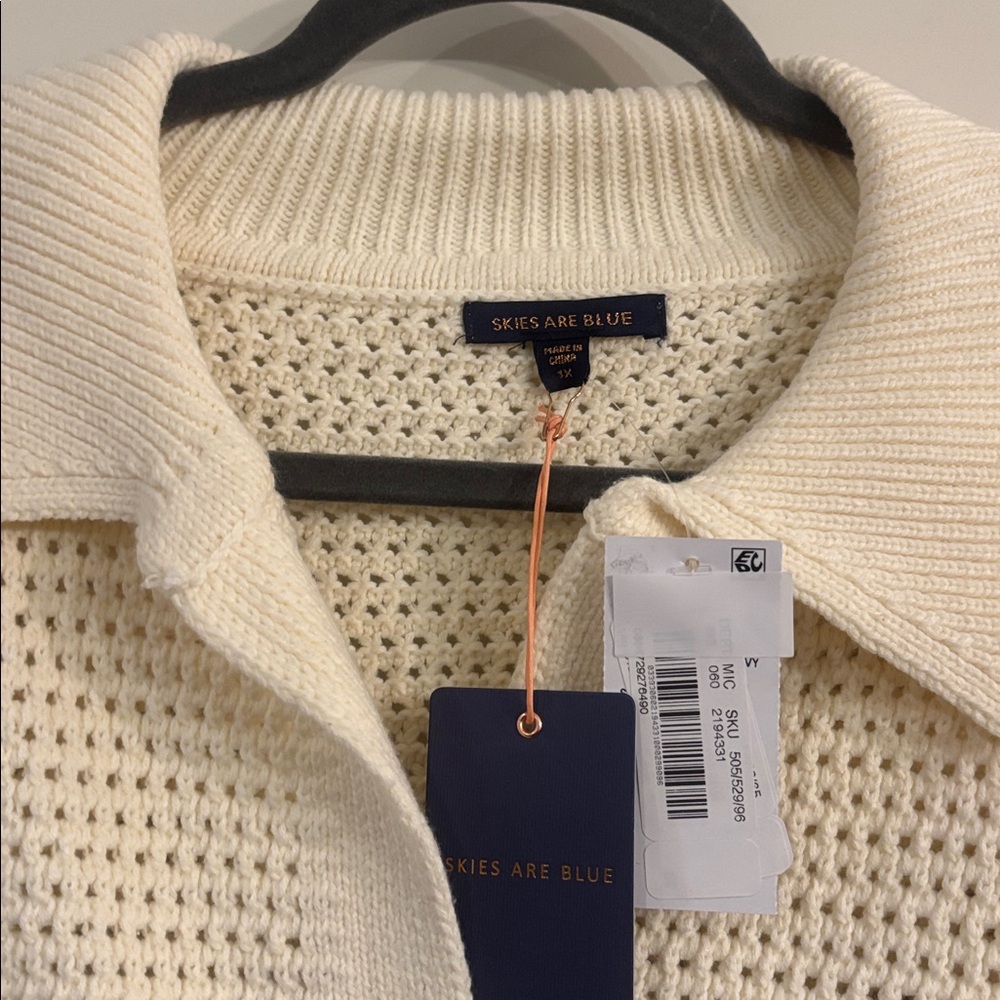 NWT Women’s Sweater. 1X. Gorgeous - Picture 2 of 3